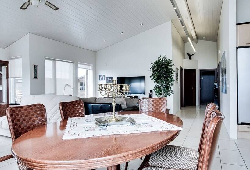 فندق Guesthouse Bjarney