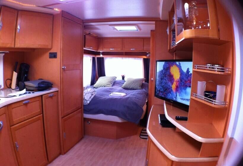 فندق Guesthouse Bjarney