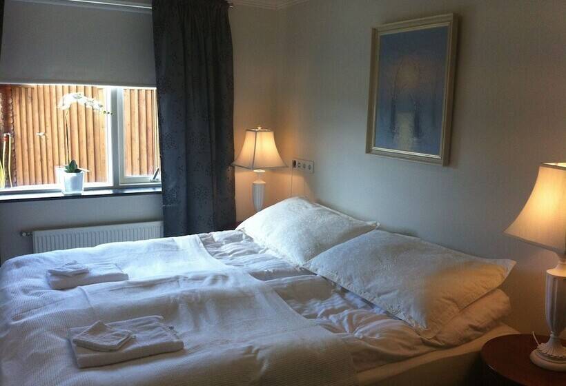 فندق Guesthouse Bjarney