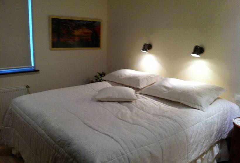 فندق Guesthouse Bjarney