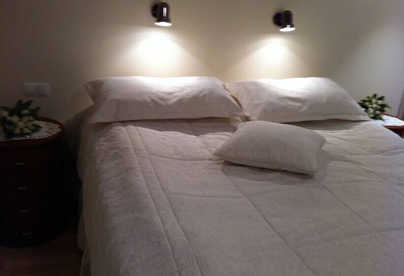 فندق Guesthouse Bjarney