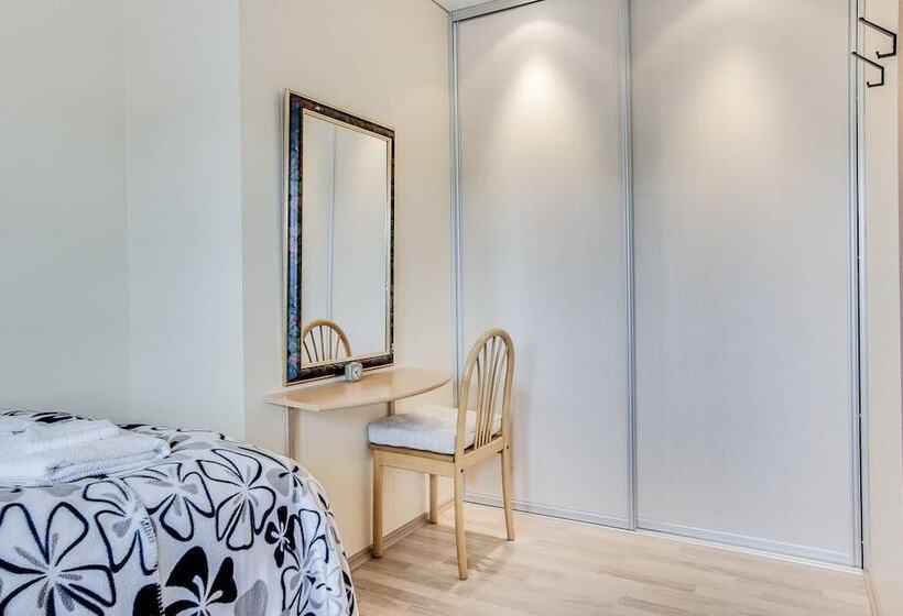 فندق Guesthouse Bjarney