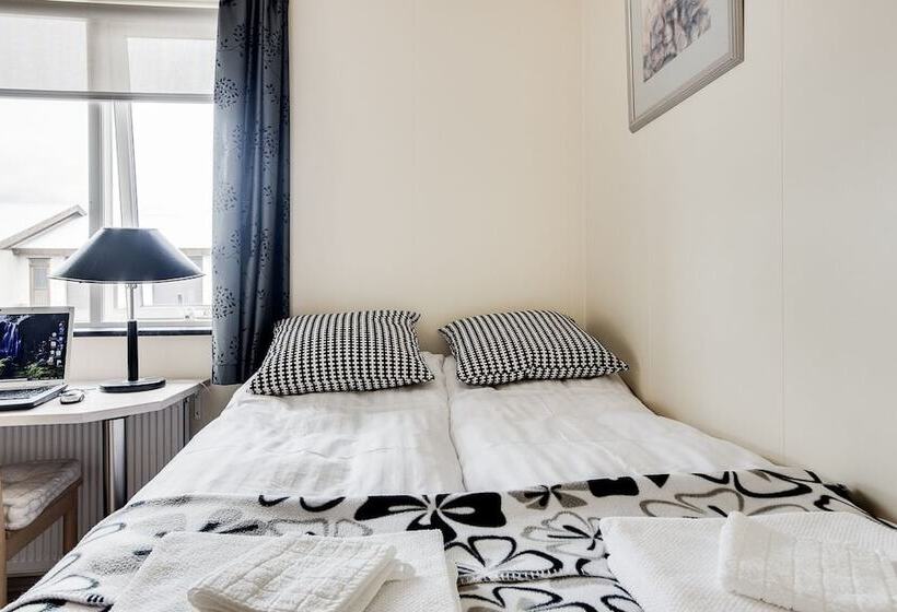 فندق Guesthouse Bjarney