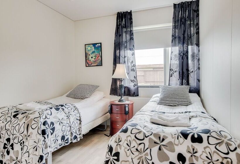 فندق Guesthouse Bjarney