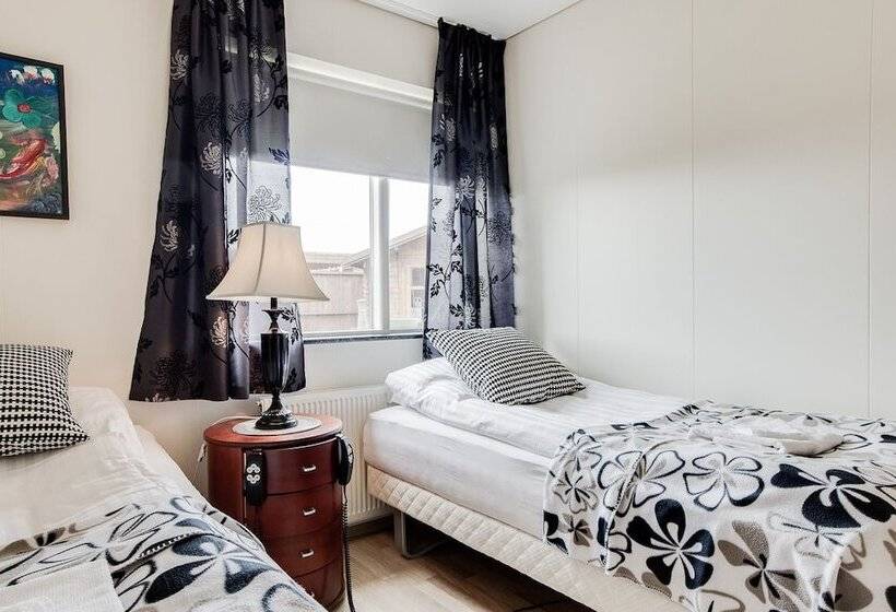 فندق Guesthouse Bjarney