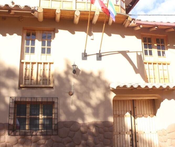 فندق Iorana Urubamba