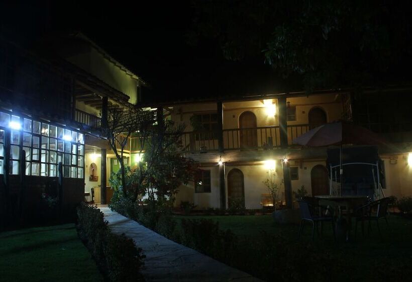 فندق Iorana Urubamba