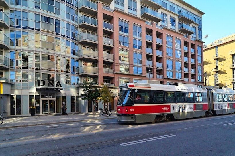 Отель Jj Furnished Apartments Downtown Toronto: King's Luxury Loft