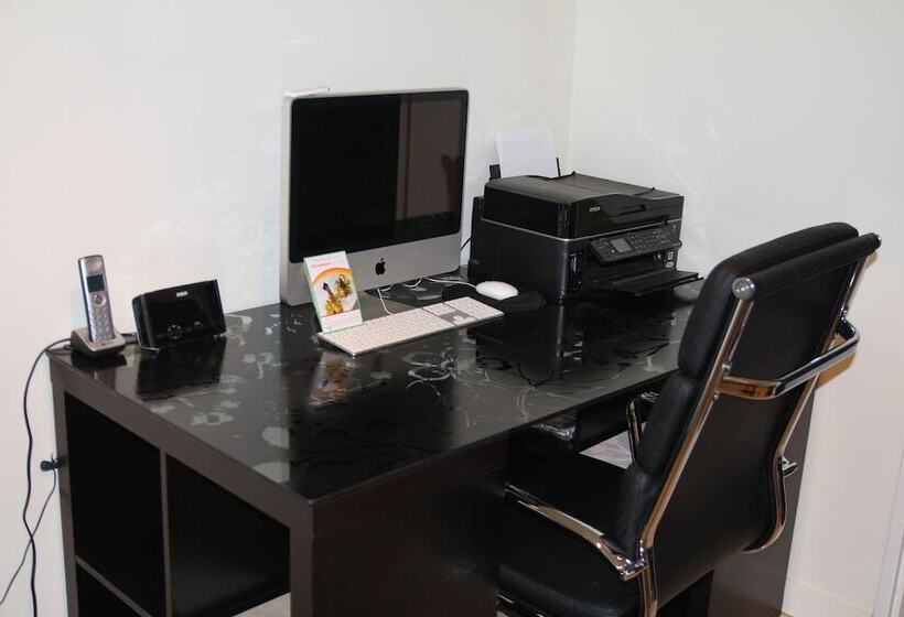 Отель Jj Furnished Apartments Downtown Toronto: King's Luxury Loft