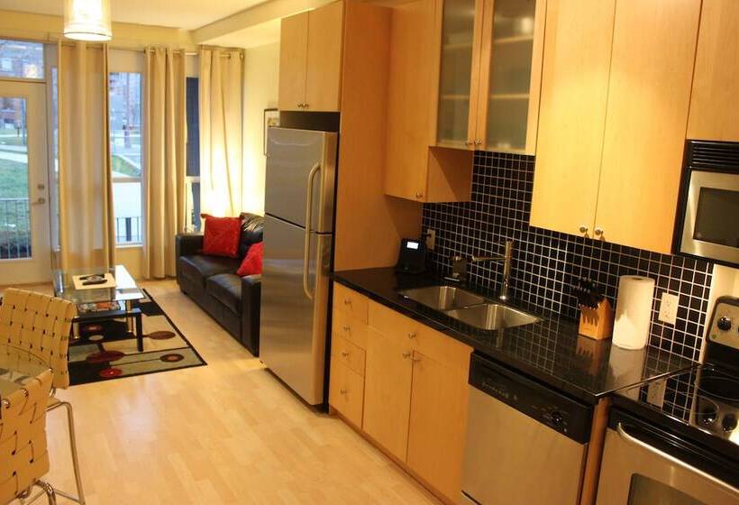 Отель Jj Furnished Apartments Downtown Toronto: King's Luxury Loft