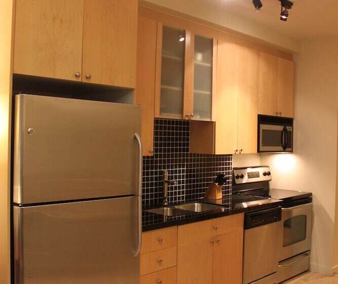 Отель Jj Furnished Apartments Downtown Toronto: King's Luxury Loft
