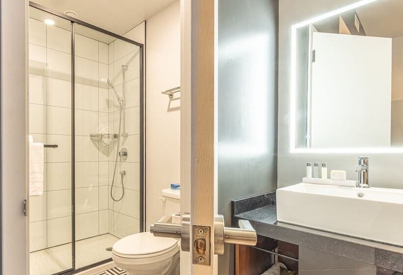 هتل Manoir Vieuxquebec
