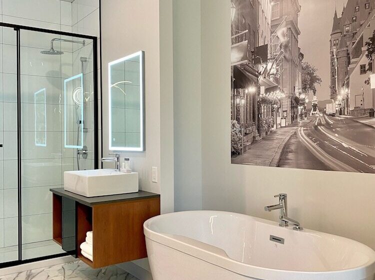 هتل Manoir Vieuxquebec