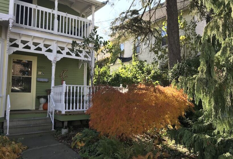 فندق Niagara Inn Bed & Breakfast