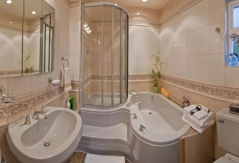 هتل Ocean Breeze Executive Bed And Breakfast