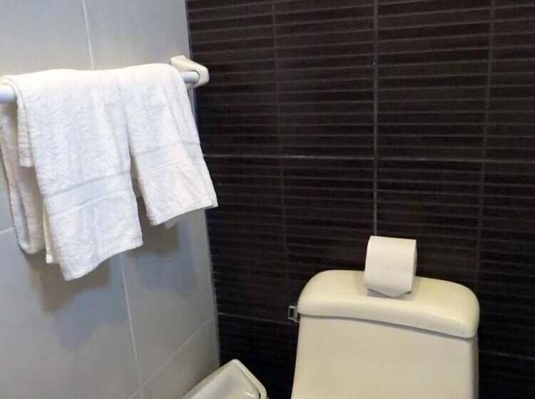 هتل Pirwa Maldonado Hostel