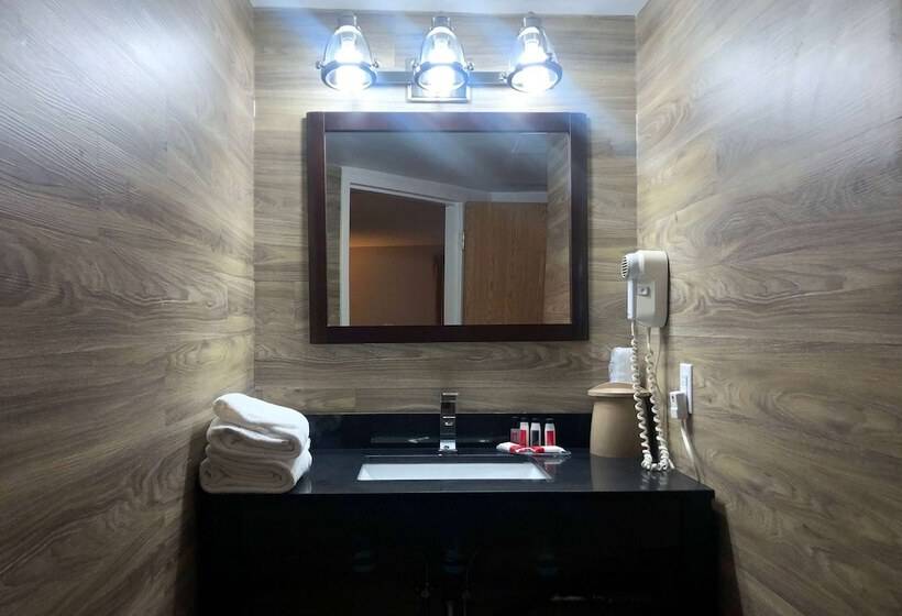 בית מלון כפרי Ramada By Wyndham Lindsay