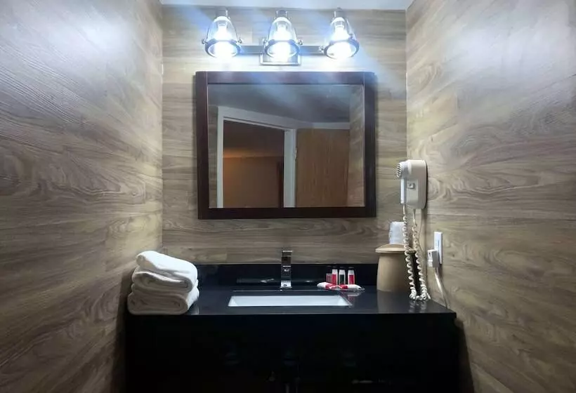 Hotelli Ramada By Wyndham Lindsay