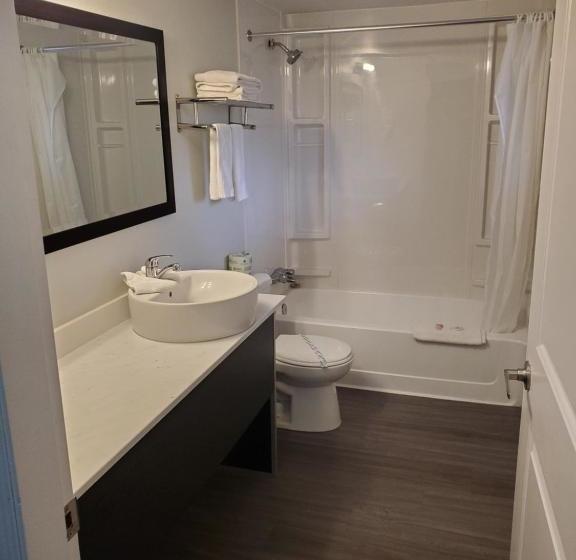 هتل Travelodge By Wyndham Surrey