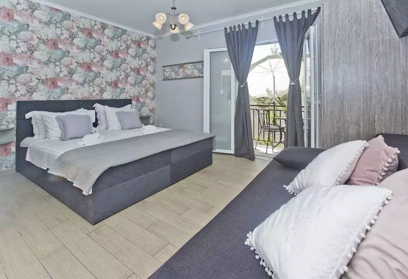 هتل Villa Milton Hvar