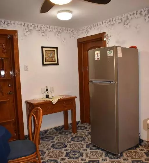 هتل Villa Pajaros