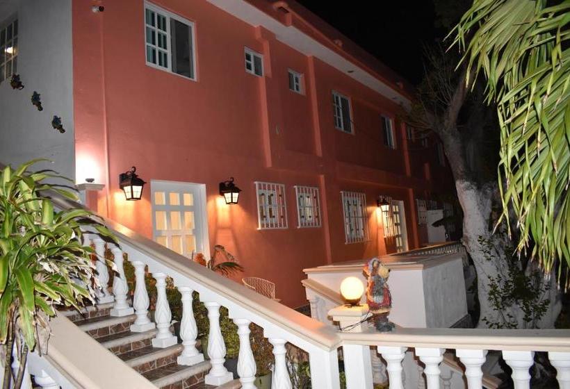 هتل Villa Pajaros