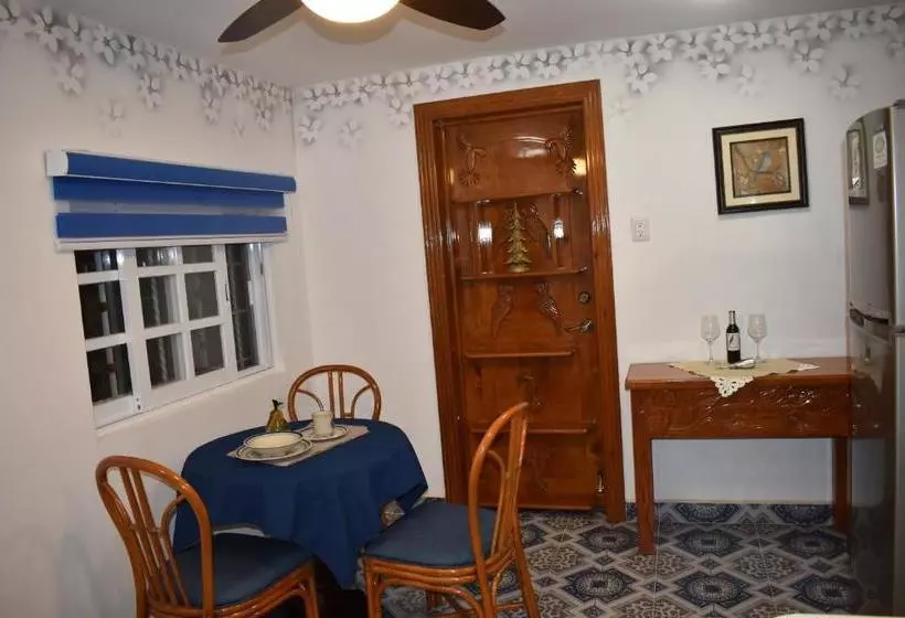 هتل Villa Pajaros