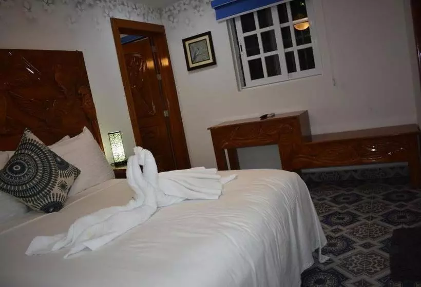 هتل Villa Pajaros