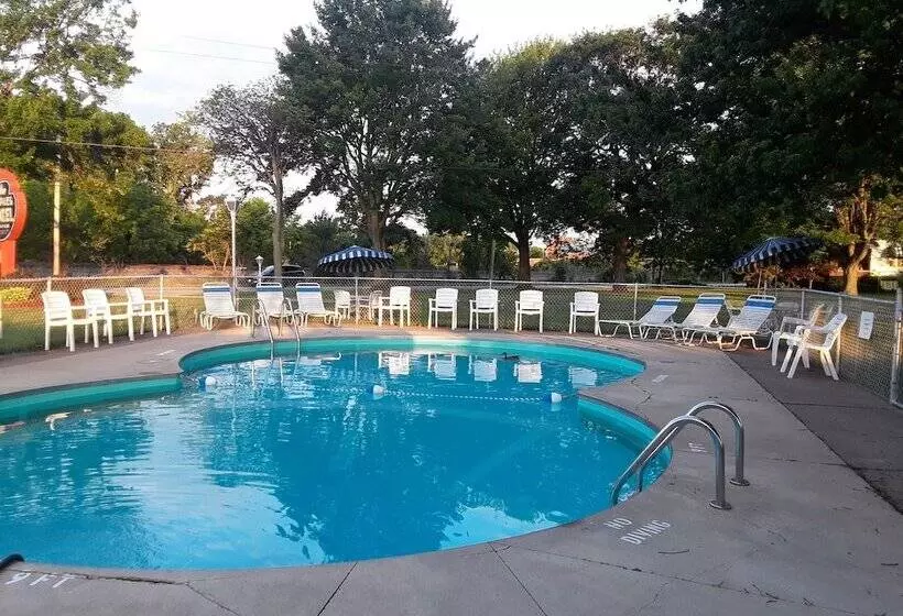Maples Motel