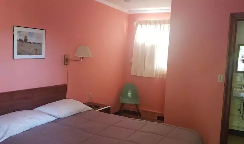 Maples Motel