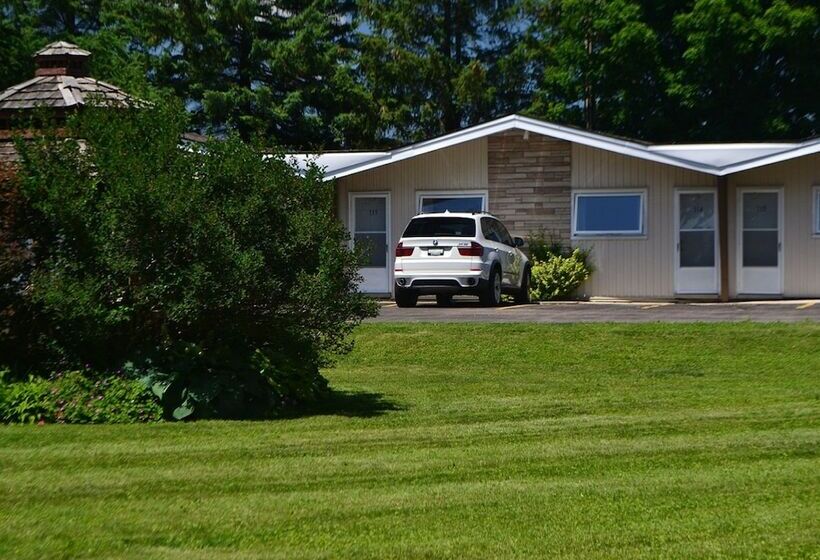 Stratford Suburban Motel