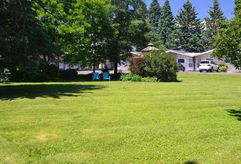 Stratford Suburban Motel