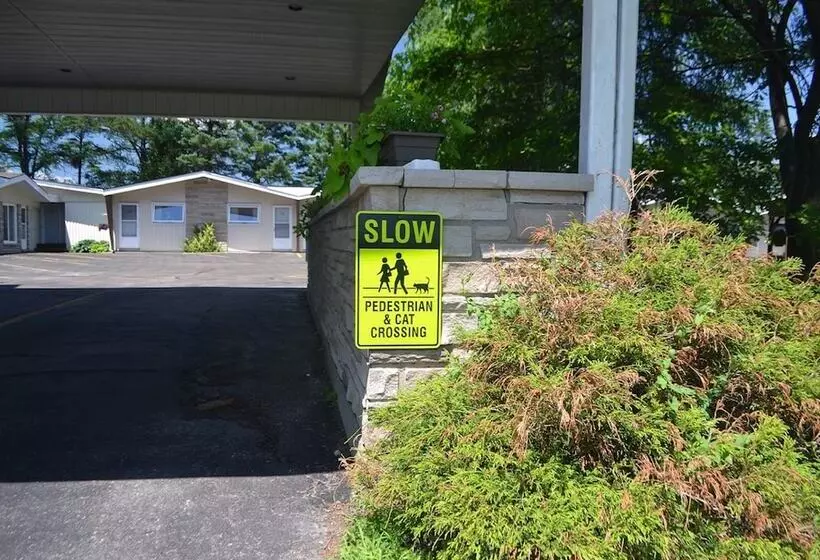 Stratford Suburban Motel