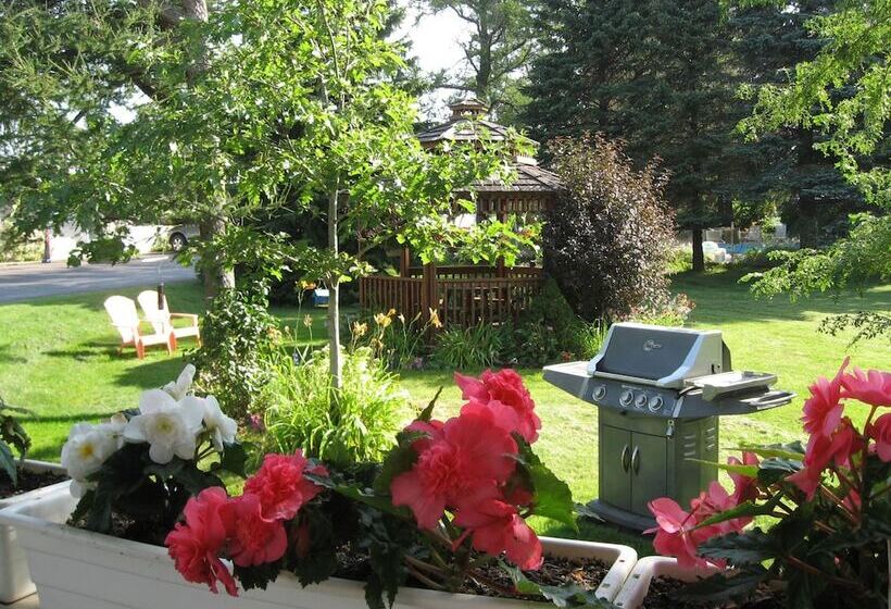 Stratford Suburban Motel