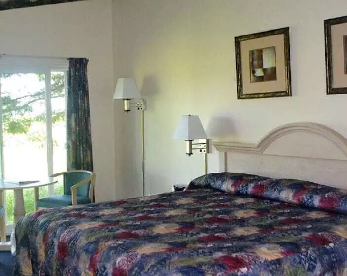 Stratford Suburban Motel