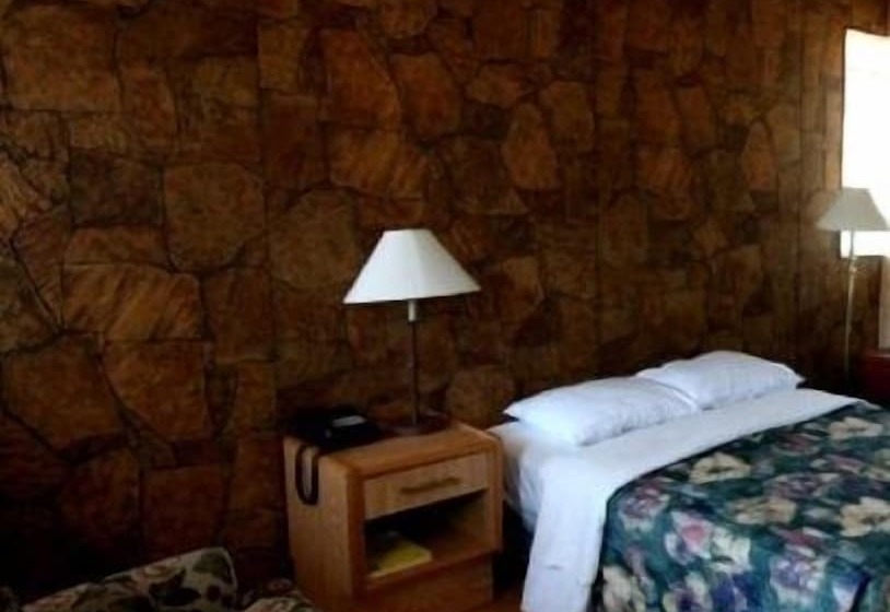 Wainfleet Motel & Restaurant