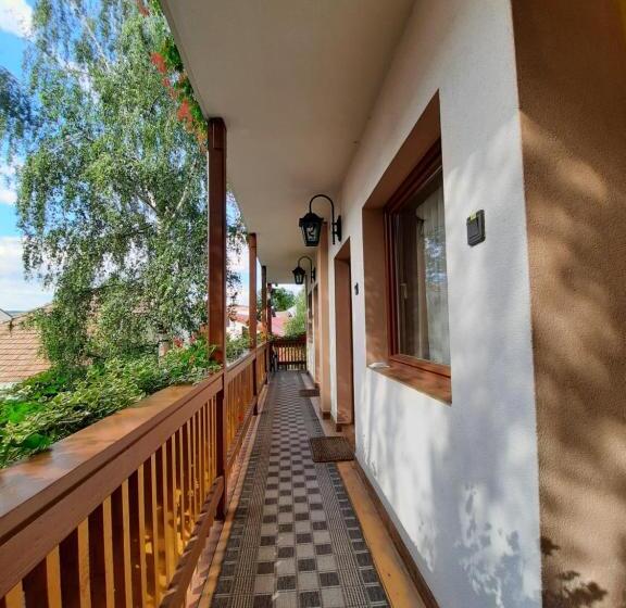 تختخواب و صبحانه Korona Panzió