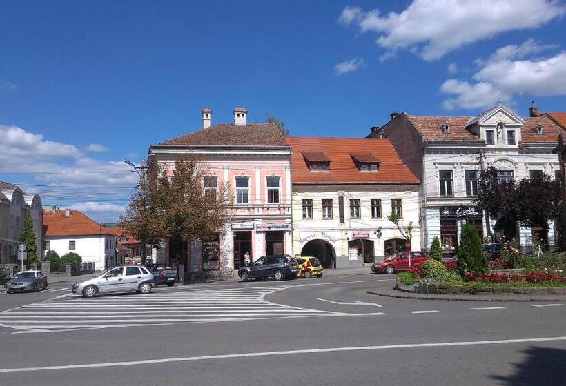 تختخواب و صبحانه Korona Panzió