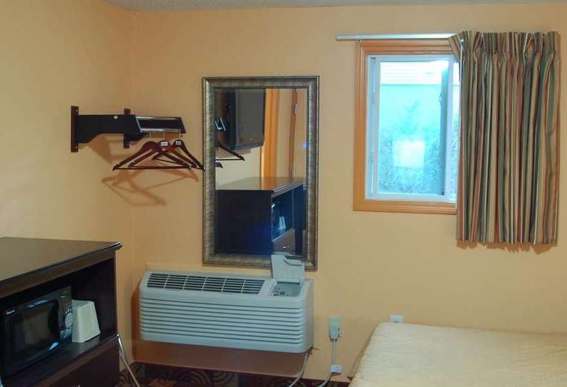 ホテル Blue Sky Inn Glens Falls Saratoga Lake George