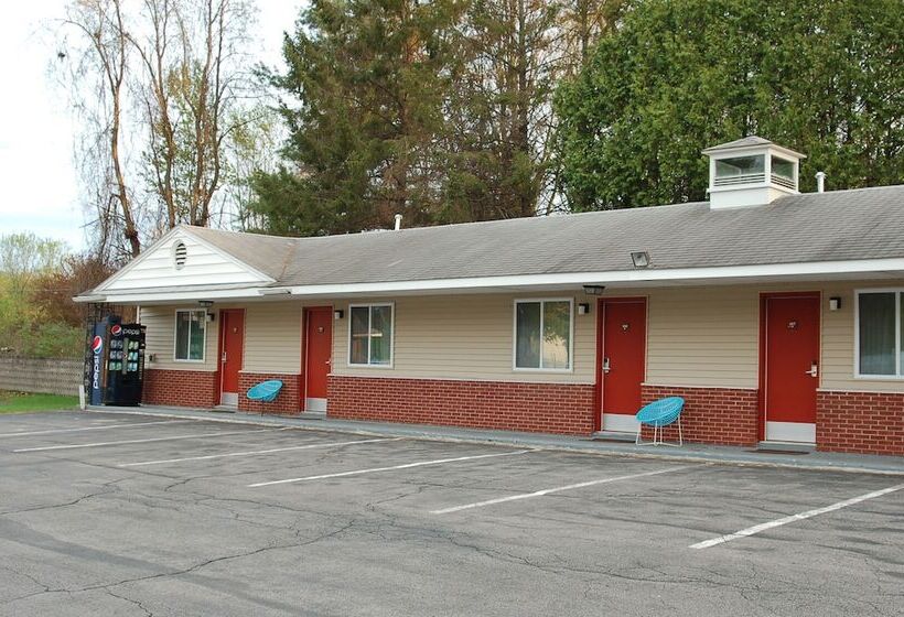 ホテル Blue Sky Inn Glens Falls Saratoga Lake George