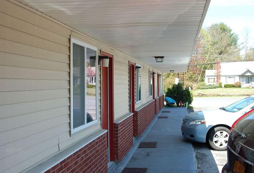 ホテル Blue Sky Inn Glens Falls Saratoga Lake George