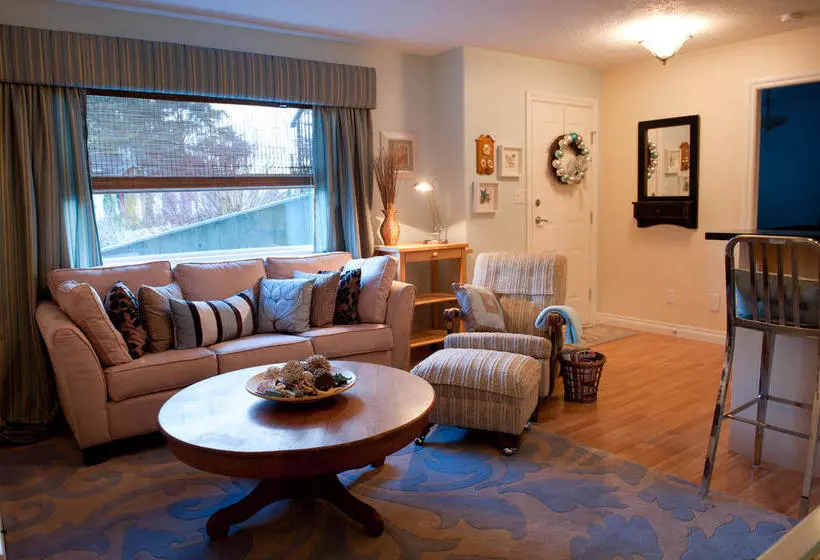 ホテル Seasons Above The Bay Guest Suites And B&b