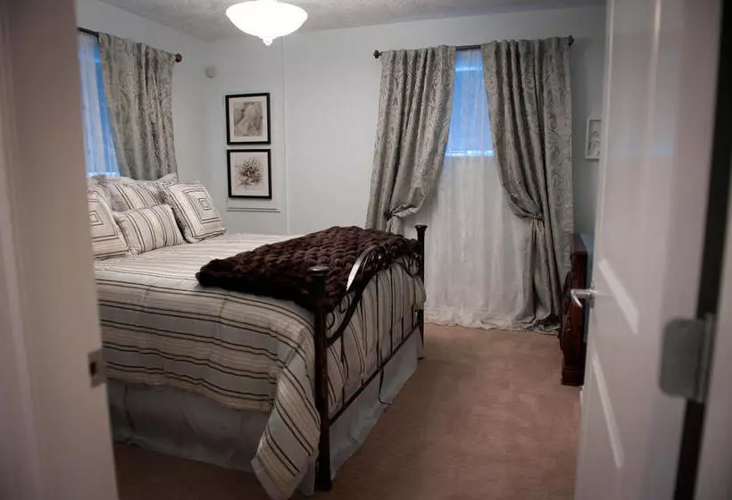 ホテル Seasons Above The Bay Guest Suites And B&b