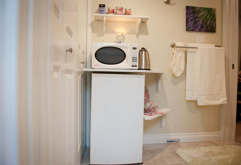 Otel Seasons Above The Bay Guest Suites And B&b