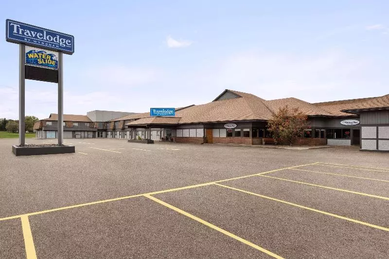 هتل Travelodge By Wyndham Brandon
