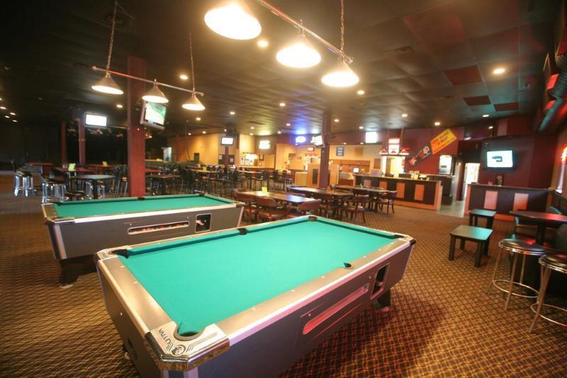 هتل Travelodge By Wyndham Brandon