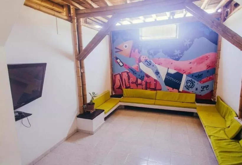 La Tortuga Hostel
