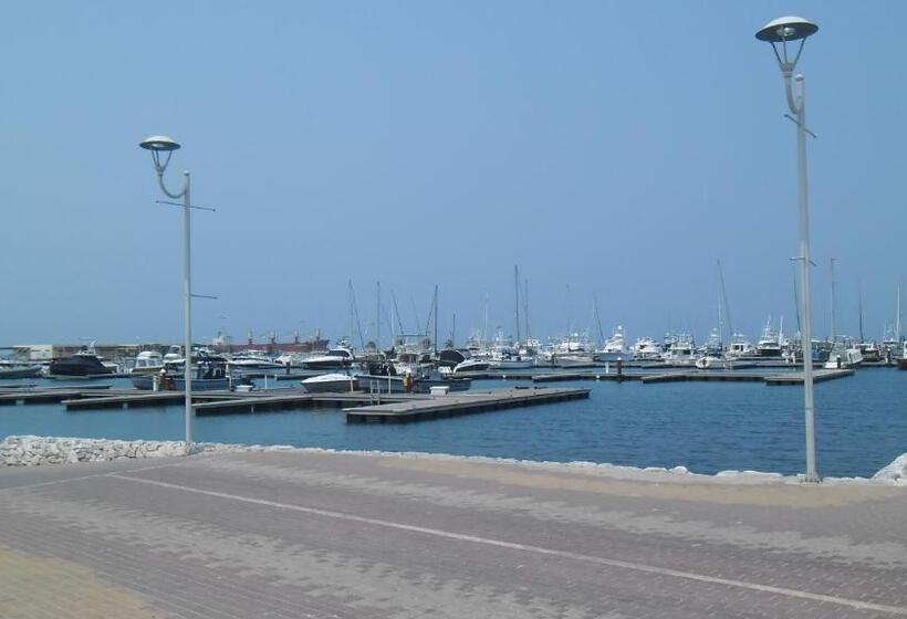 הוסטל Hostal Santa Maria City