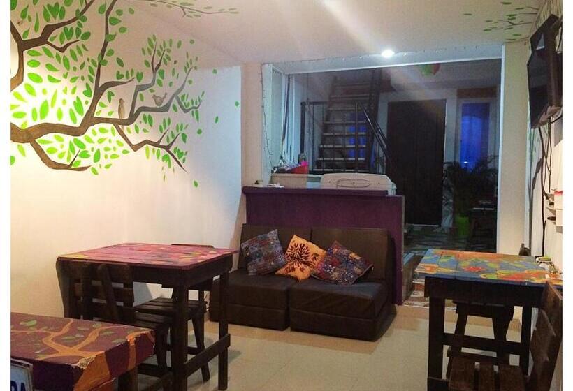 הוסטל Hostal Santa Maria City