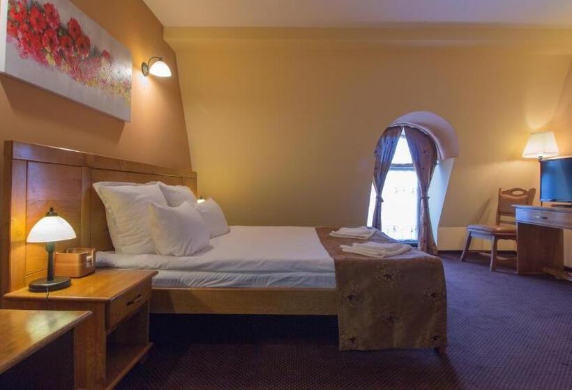 تختخواب و صبحانه Pension La Fontana